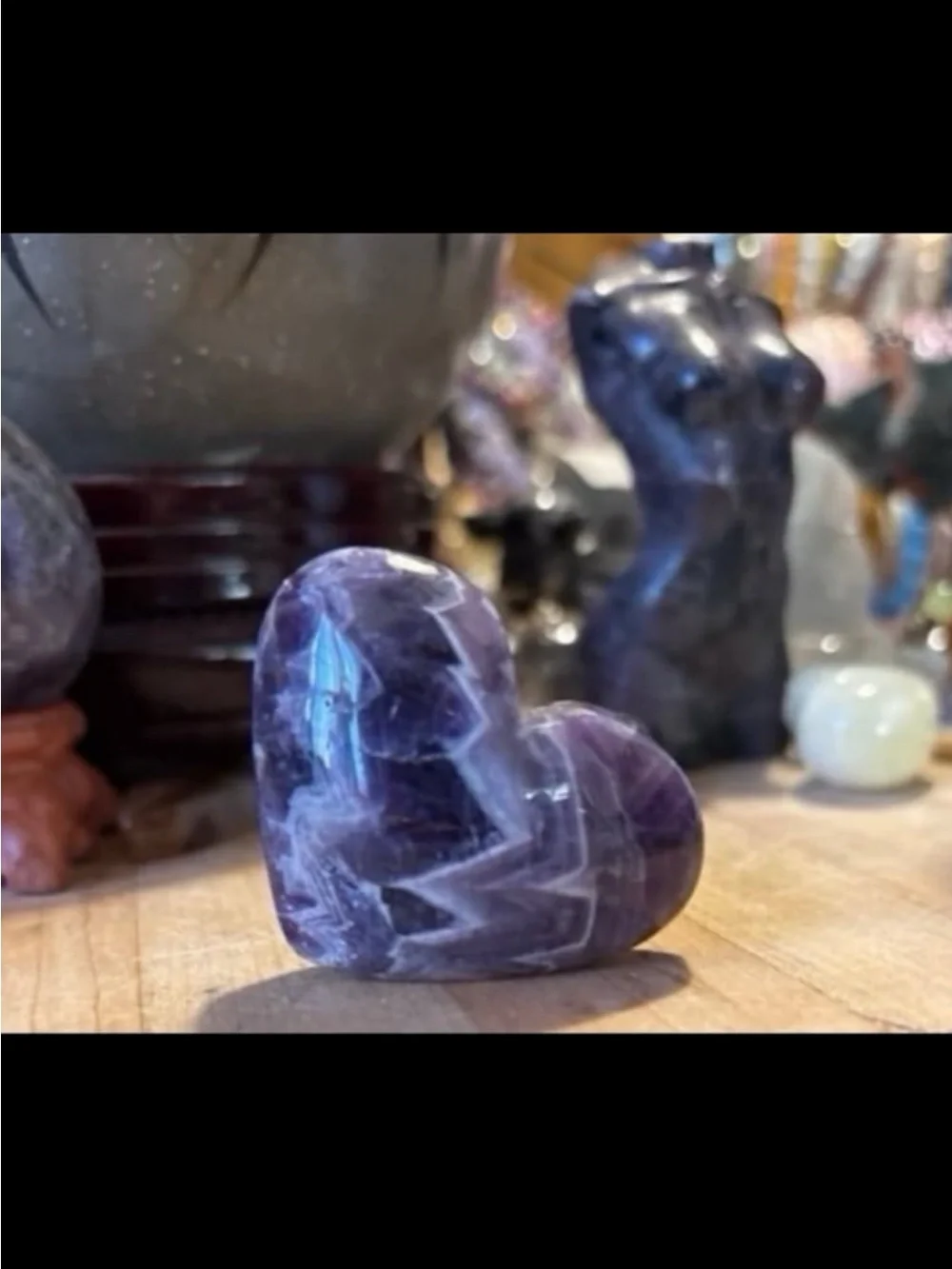 Amethyst Heart Crystal Décor - Purple Accent